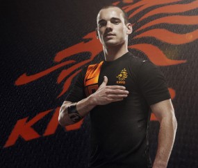 开云体育官方网站-赛道与球门的双重奏，库尔图瓦的压制级夜晚