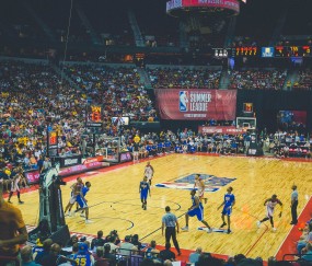 开云官方app入口-辽宁队对阵雷霆，恩比德如何以独特节奏带动全队