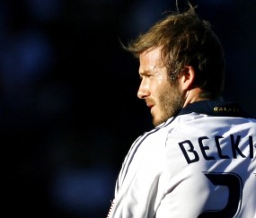 开云体育直播-绝境中的制胜艺术，佩雷兹关键超越与索伯车队如何以战术智慧绝杀法拉利