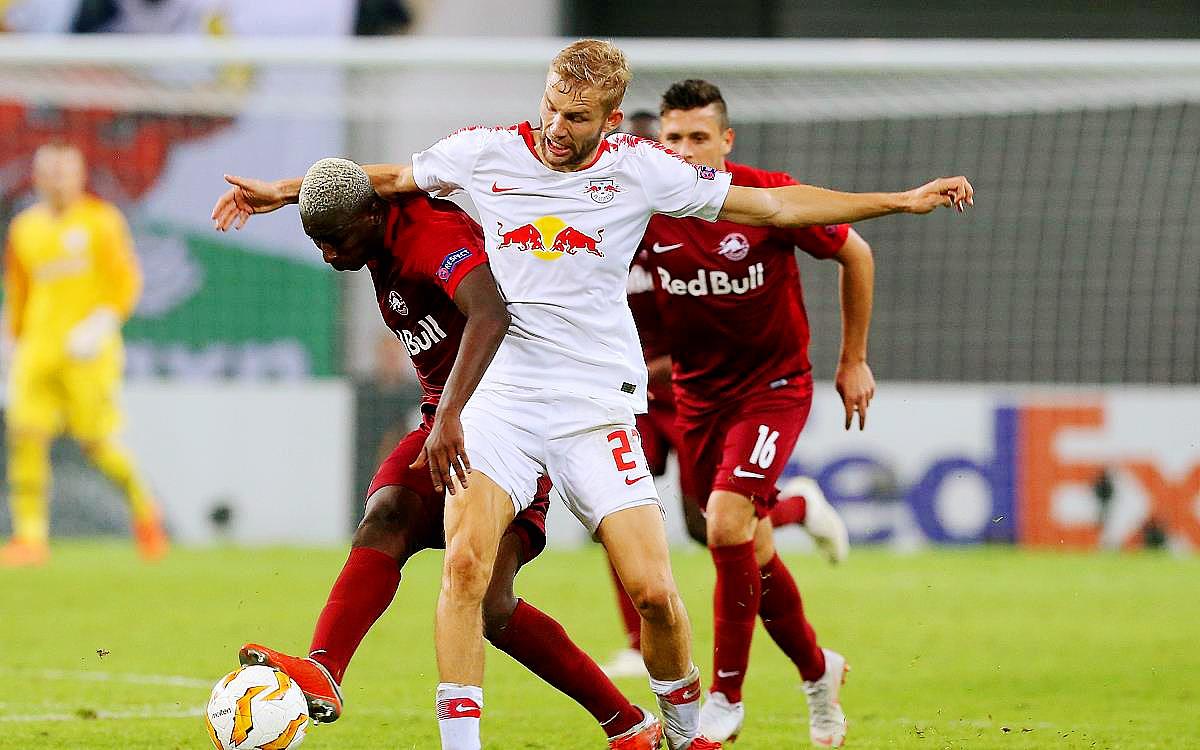 萨尔茨堡在国际锦标赛中击败对手