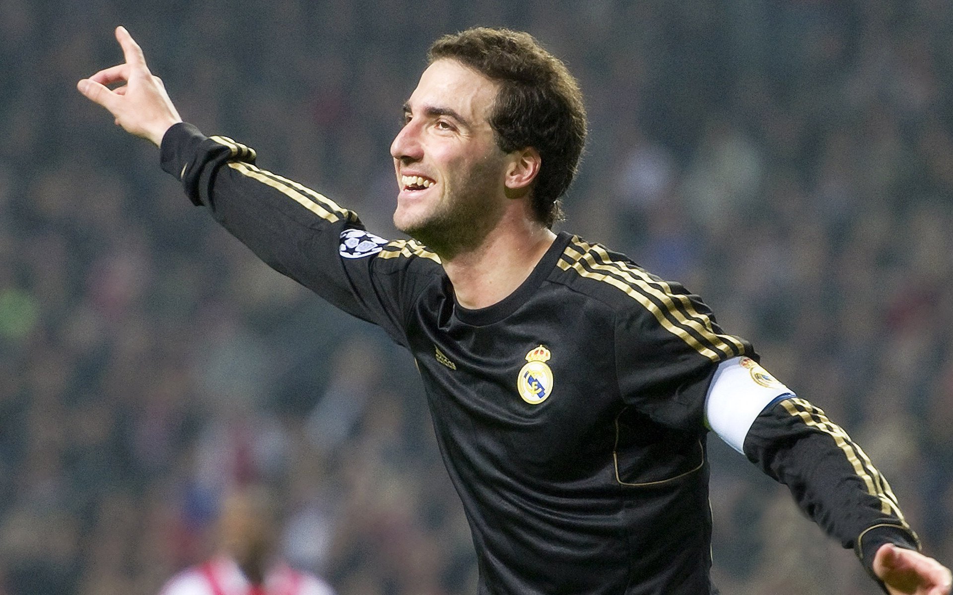 阿圭罗的节奏魔法,比利时如何以连续得分压制阿尔及利亚