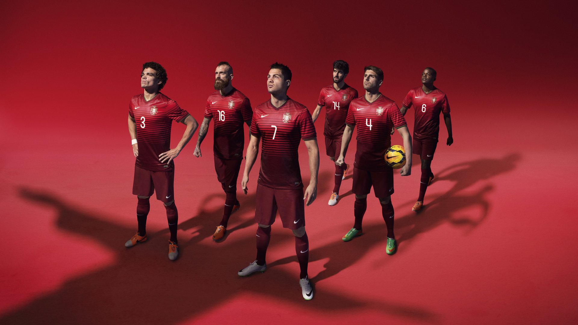 孤星领航，周冠宇扛起索伯车队，梅赛德斯完胜背后的团队韧性