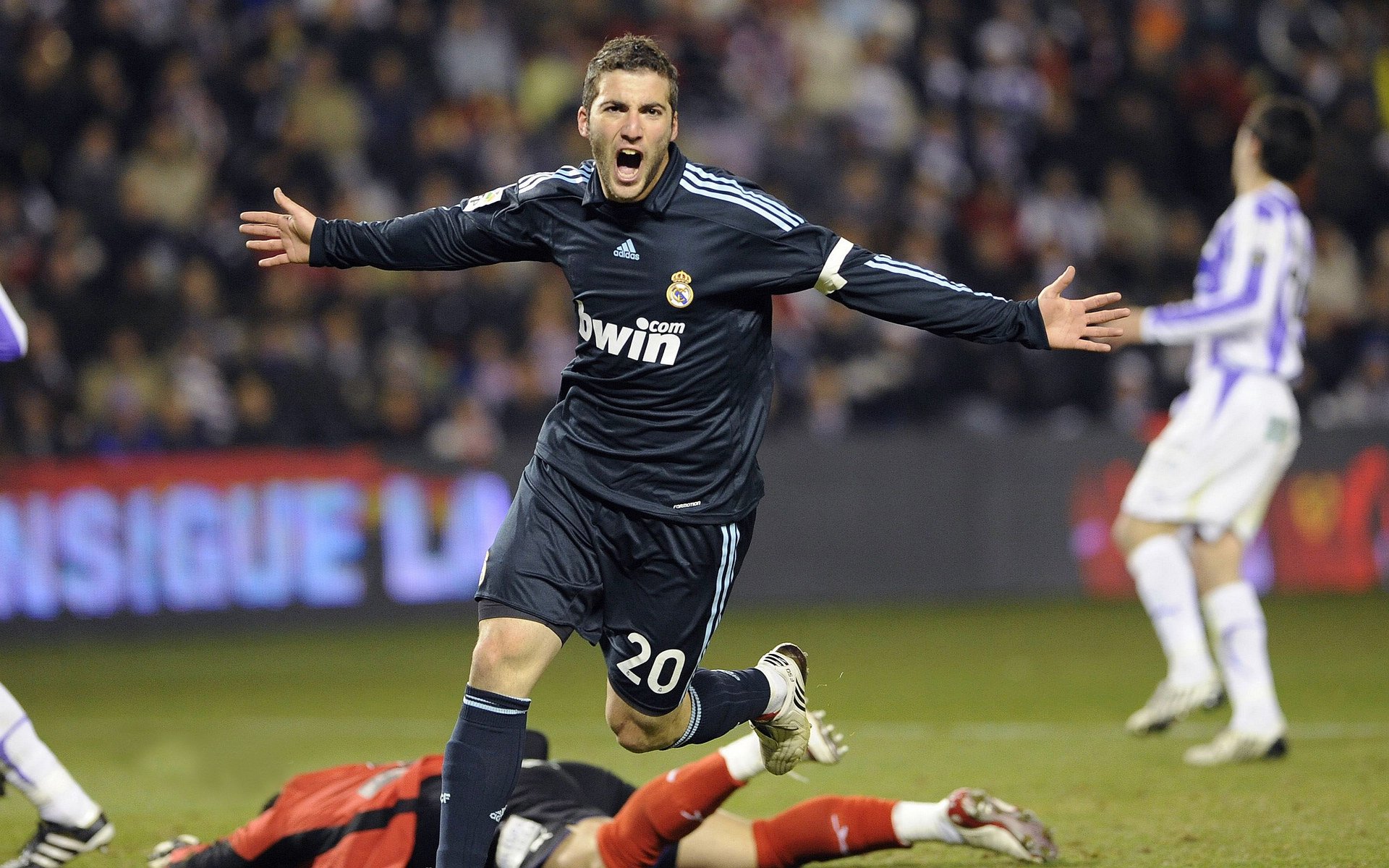 巴雷拉一剑封喉，巴西收割伊拉克让悬念提前终结