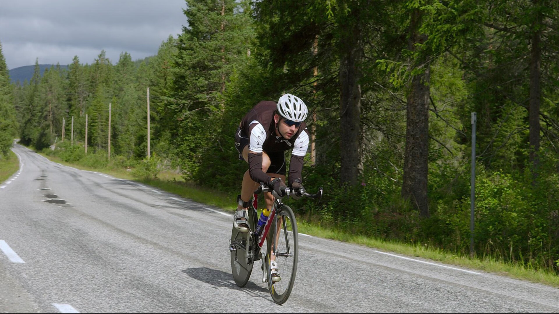 德甲争冠战之夜，富安健洋主宰比赛走向